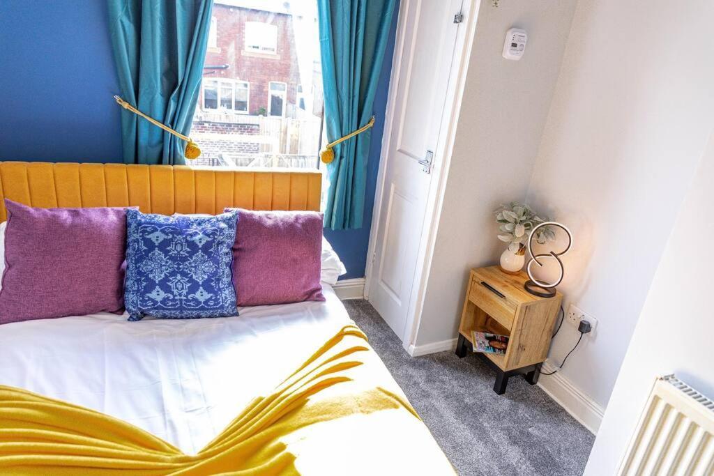 Glasswing Stays Liquorice Lodge Castleford Exterior foto